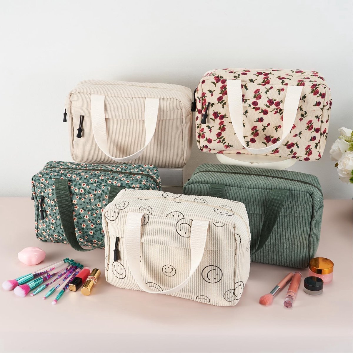 Stunq® Stijlvolle en Ruime Toilettas voor Dames in Trendy Ribstof, Ideaal voor Reizen en Dagelijks Gebruik
