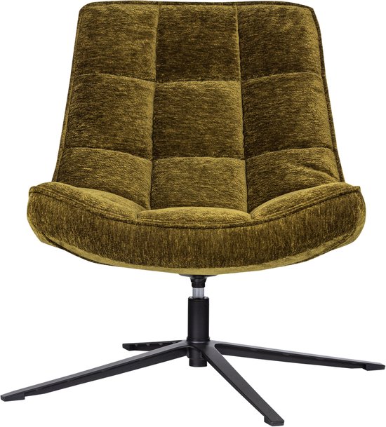 Vooraanzicht van een olijfgroene chenille fauteuil met vierkante stiksels op een zwarte stervoet.