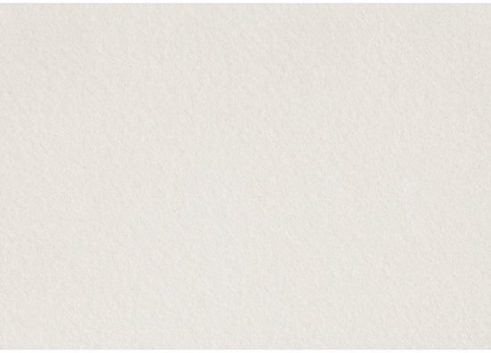 Stukje off-white hobbyvilt, textuur zichtbaar.