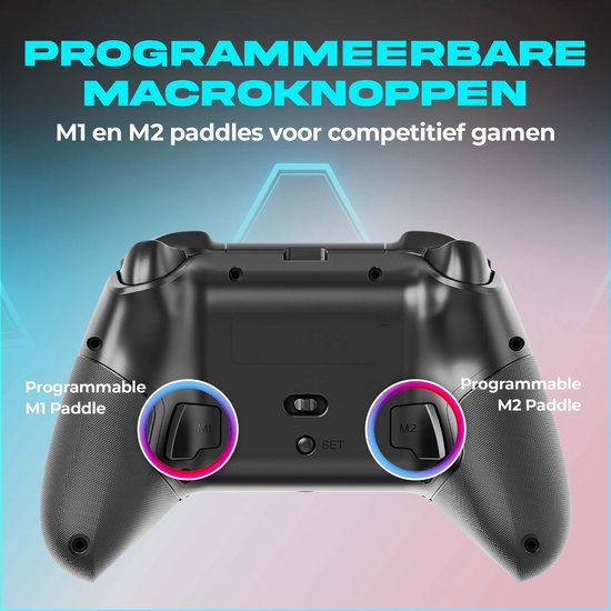 Achterkant van een zwarte gaming controller, met twee programmeerbare macroknoppen (M1 en M2) op de achterkant. Tekst: Programmeerbare macroknoppen.