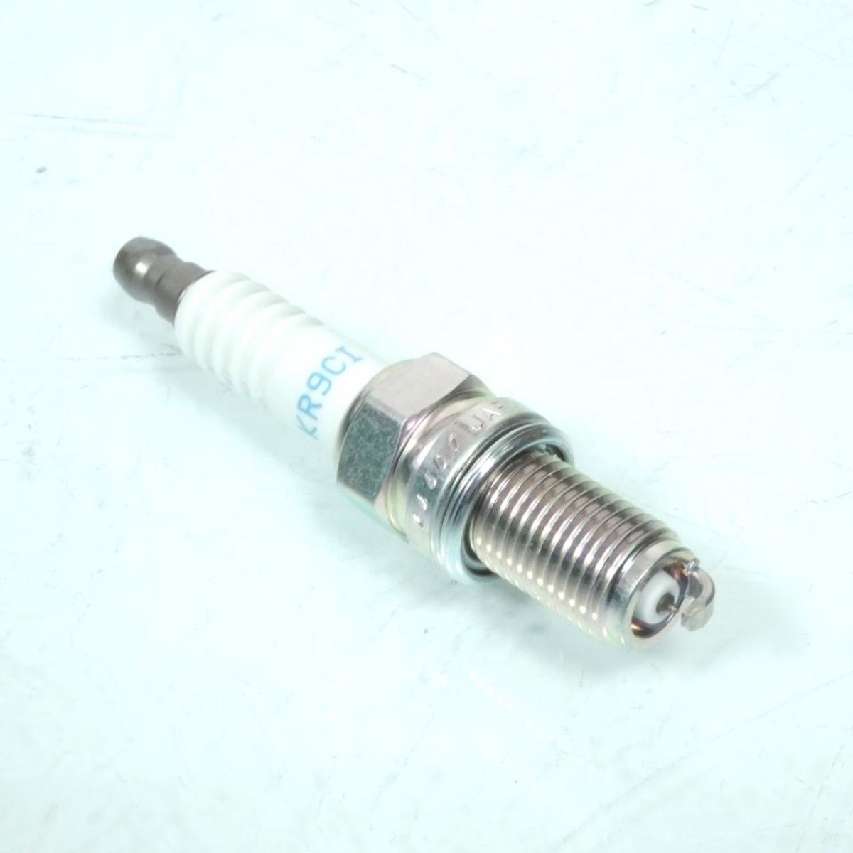 Bougie d'allumage NGK pour Moto BMW 1200 R GS 2004 à 2008 KR9CI / 7795 / Par 4 Neuf