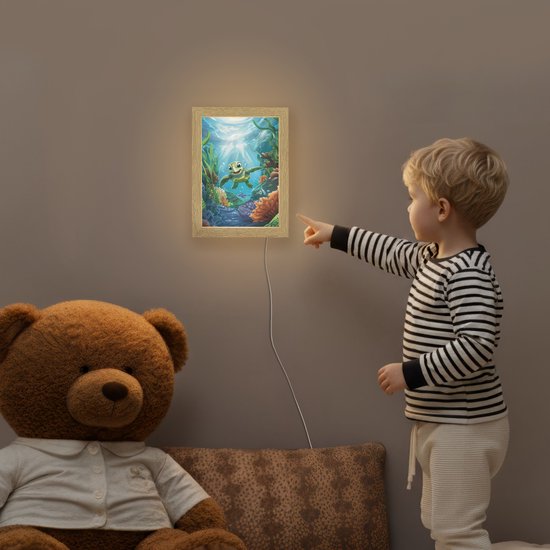 Nachtlampje 15x20 cm - Kinder lampje - Schildpad - Zeedieren - Onderwater - Zeewier - Tafellamp kinderkamer - Slaapkamer lamp - Bedlamp kinderen - Kinderlampje stopcontact - Wandlamp babykamer - Nachtlampjes van OnlyWow — afbeelding 5