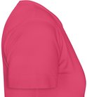 Roze t-shirt, zijaanzicht.