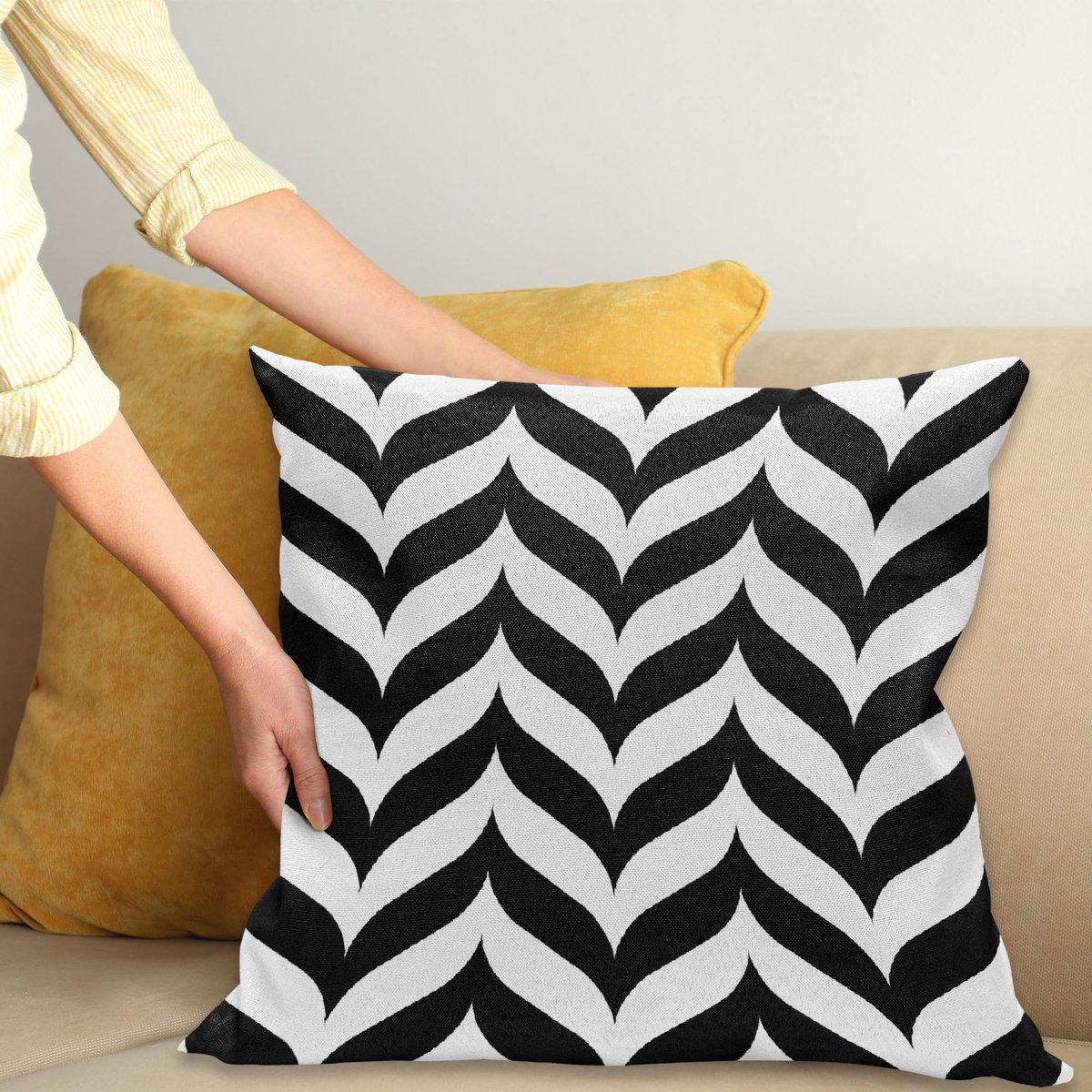 ABAKUHAUS Moderne Chevron Retro Kussenhoes – Dubbelzijdig bedrukt – Zwart 45x45 cm