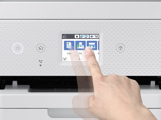 Een vinger drukt op het "Fax" icoon op het kleurenscherm van een witte Epson printer.