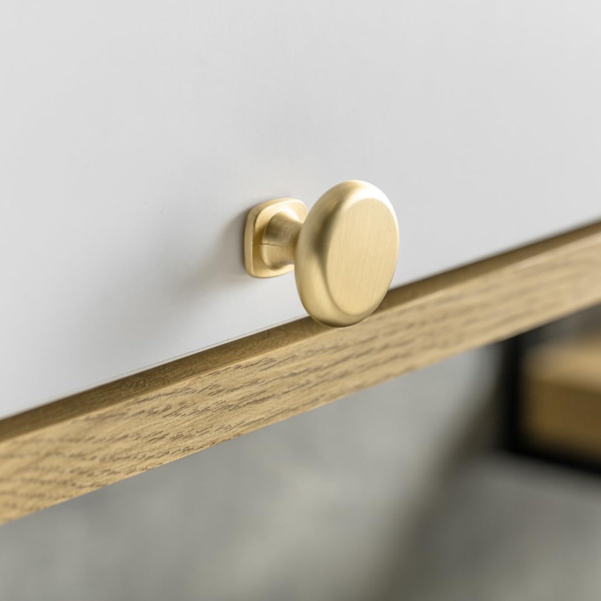 Candala Knop Lorena Ø 3,3 cm I Meubelknoppen met schroeven I Kastknoppen Keukenknoppen Deurknop Ladeknop Handgreep Meubelgrepen I Geborsteld Goud