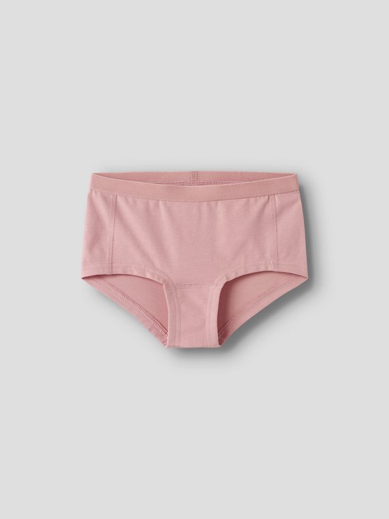 Een effen roze hipster onderbroek met elastische tailleband.