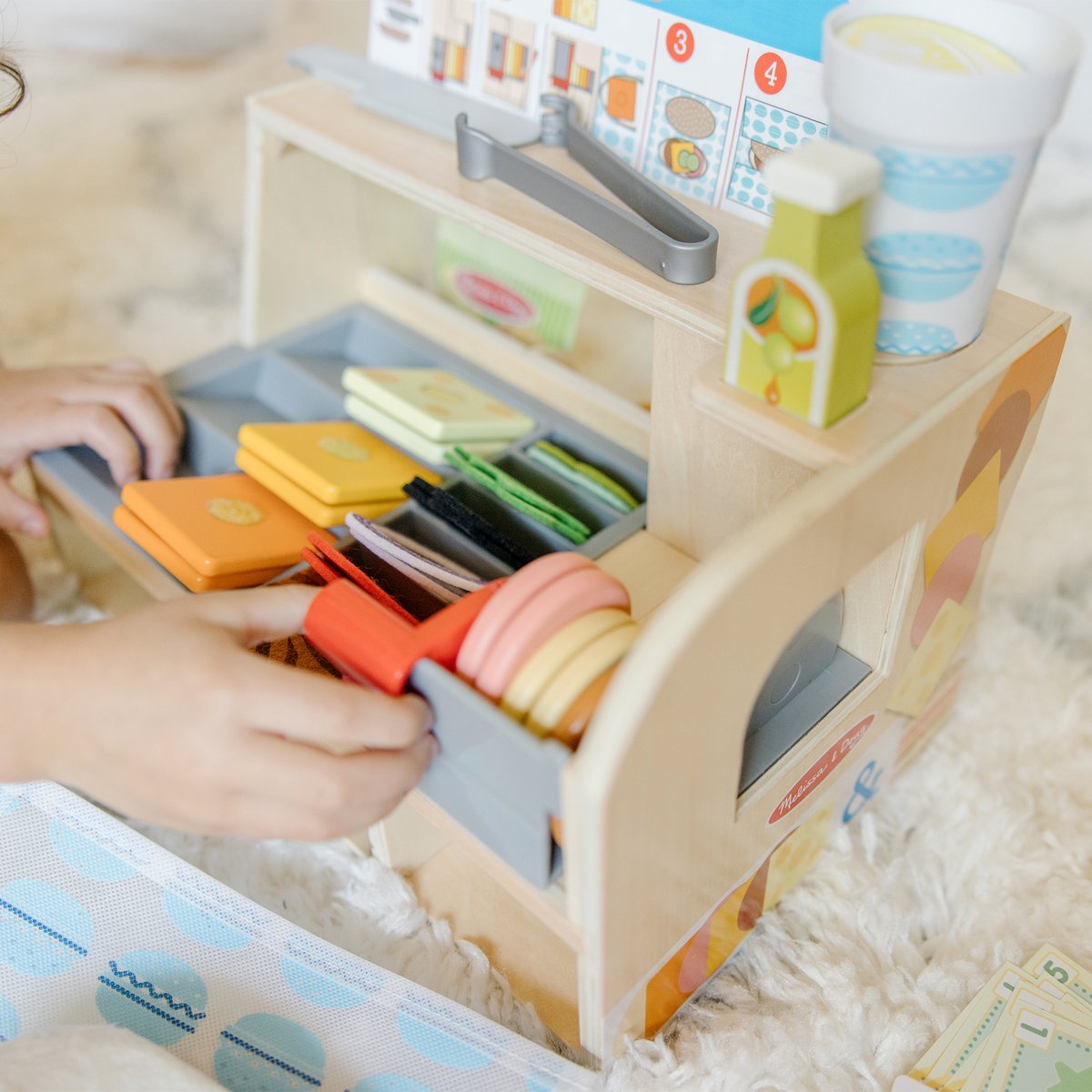 Melissa & Doug – Houten broodjeszaak speelset – Met snijfunctie — afbeelding 2