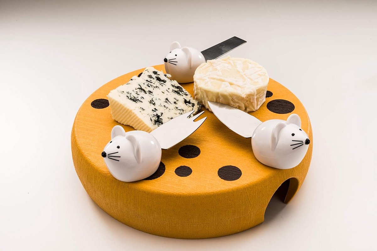 Mobi kaasserveerplank en dienblad met kaasmotief en muishandvatten. Charcuterie board