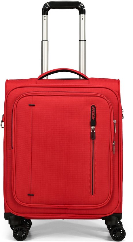 Vooraanzicht van een rode American Tourister spinner met ritssluiting en American Tourister logo.
