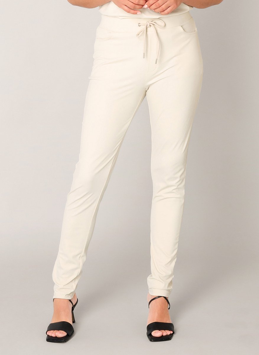 BASE LEVEL Tiana Bottoms - Sand - maat W44 / L32