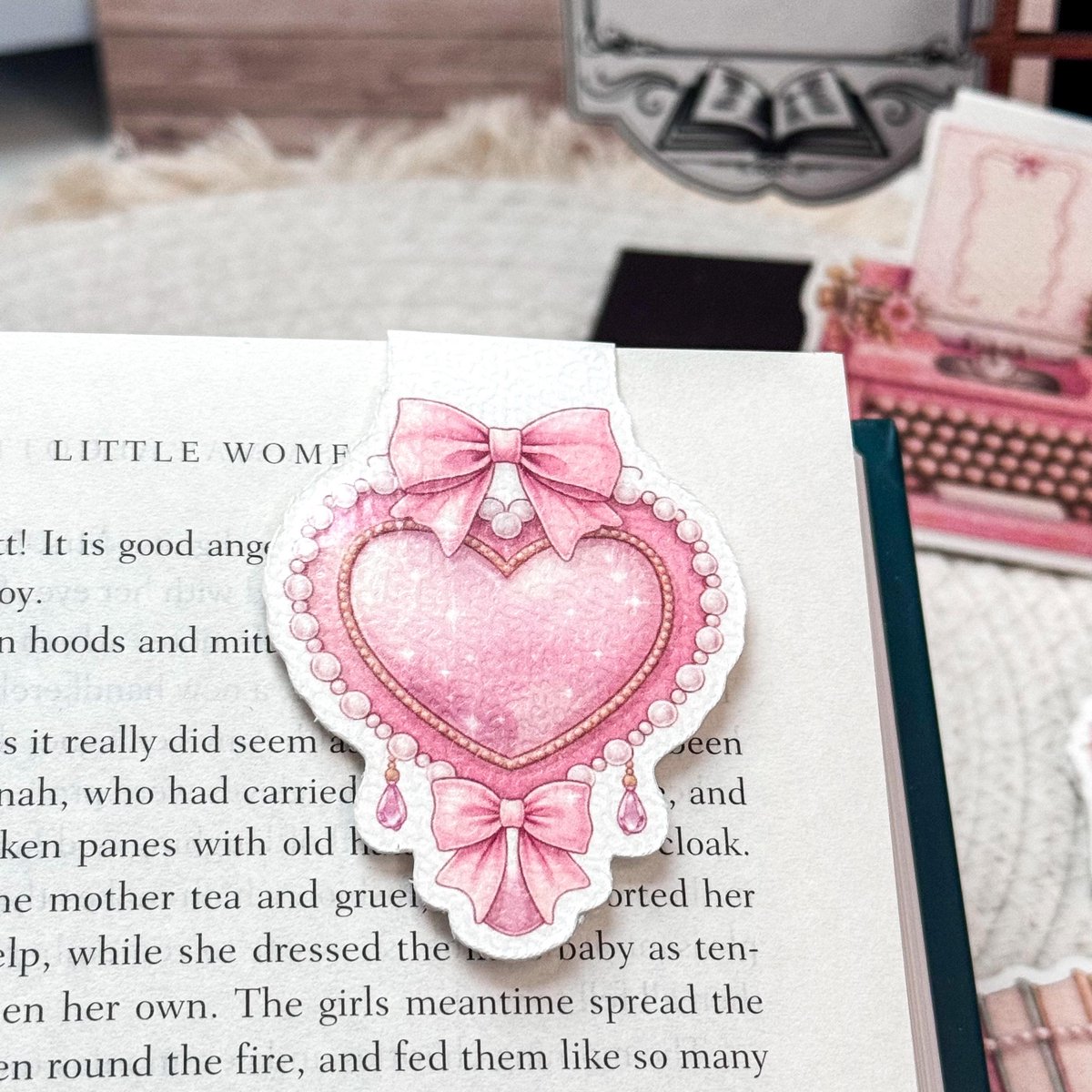 Nook & Note – Magnetische Boekenleggers Set van 4 – Coquette Kawaii Bookish Designs – Roze Collectie