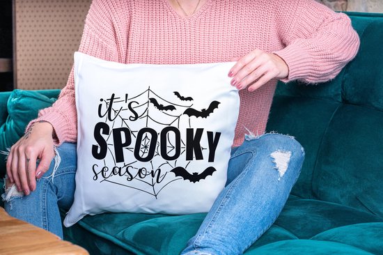 Oreiller d'Halloween avec texte : C'est la saison effrayante | Décoration Halloween | Cadeaux drôles | Cadeau | Coussin