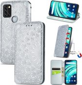 Voor UMIDIGI A9 Pro Bloeiende Mandala Reliëfpatroon Magnetische Horizontale Flip Lederen Case met Houder & Kaartsleuven & Portemonnee (Grijs)