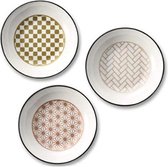 Three small plates with traditional Japanese patterns in gold, silver and copper schotel