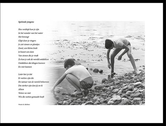 Acacia – Spelende jongens – maçonniek gedicht in fotolijst zwart aluminium 30 x 40 cm