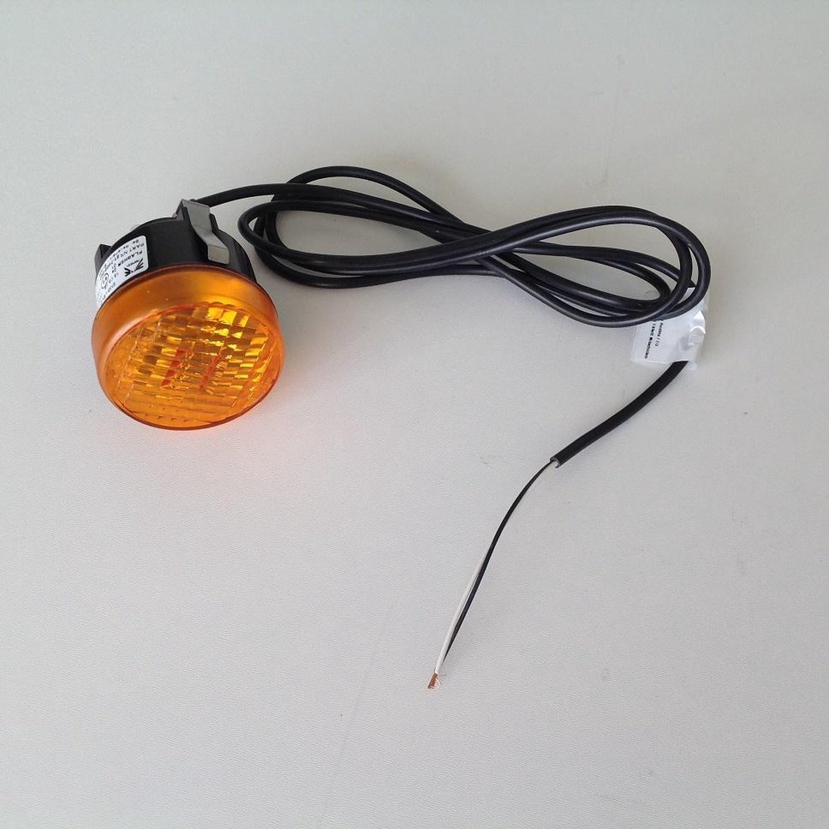 Roundpoint II oranje, 2 polig met 1,8m. kabel, 12V, IP54