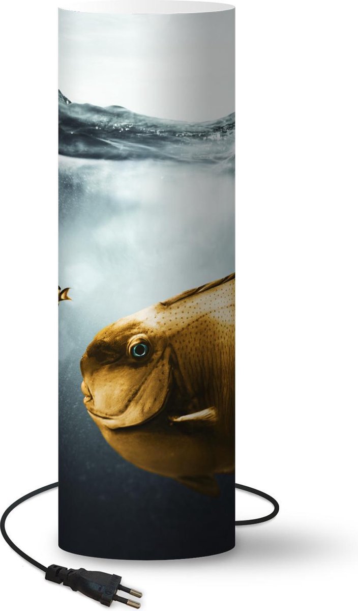 Lamp - Nachtlampje - Tafellamp slaapkamer - Zee - Vissen - Goud - 50 cm hoog - Ø15.9 cm - Inclusief LED lamp