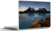 Laptop sticker - 14 inch - Meer - Berg - Patagonië - 32x5x23x5cm - Laptopstickers - Laptop skin - Cover