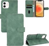 Effen kleur huidgevoel magnetische gesp horizontale flip kalf textuur PU lederen tas met houder en kaartsleuven en portemonnee voor iPhone 13 mini (groen)