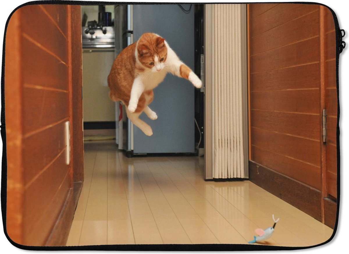 Laptophoes 14 inch 36x26 cm - Katten - Macbook & Laptop sleeve Kat springend naar speelgoed - Laptop hoes met foto