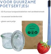 green-goose® Kinder Tandverzorgingpakket Jongens | 60 Aardbei Tandpasta Tabletten | 1 Zachte Tarwevezel Tandenborstel | Glazen Bewaarpotje | Geen Fluoride