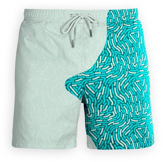 Turquoise zwembroek met een wit lijnpatroon, verdeeld in twee helften.