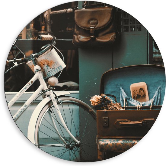 WallClassics - Dibond Muurcirkel - Witte geparkeerde Fiets - 80x80 cm Foto op Aluminium Muurcirkel (met ophangsysteem)