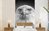 Behang - Fotobehang Arend - Roofvogel - Zwart - Wit - Dieren - Breedte 120 cm x hoogte 240 cm