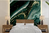 Behang - Fotobehang Marmerlook - Goud - Groen - Glitter - Design - Marmer - Breedte 240 cm x hoogte 240 cm
