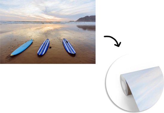 Papier peint Papier peint photo en vinyle - Les planches de surf allongées sur la plage largeur 525 cm x hauteur 350 cm - Tirage photo sur papier peint (disponible en 7 tailles)