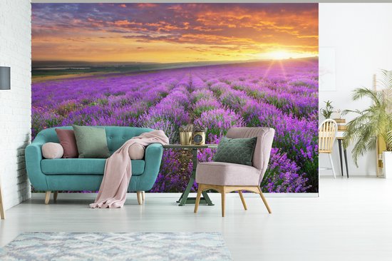 Behang - Fotobehang Lavendel - Wolken - Lente - Breedte 450 cm x hoogte 300 cm