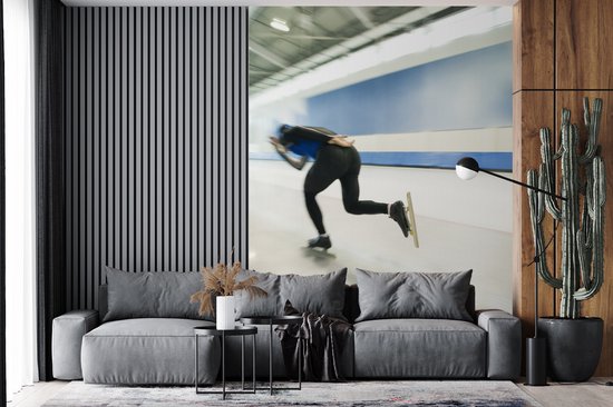 Papier peint photo peint photo vinyle - Le patineur patine dur sur la glace largeur 175 cm x hauteur 240 cm - Tirage photo sur papier peint (disponible en 7 tailles)