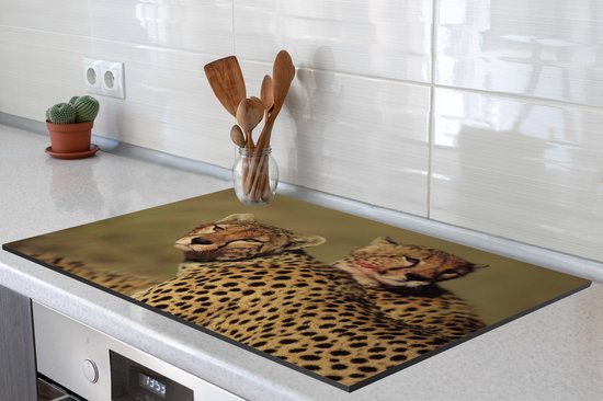 KitchenYeah® Inductie beschermer 81.6x52.7 cm - Twee cheeta's op de savanne - Kookplaataccessoires - Afdekplaat voor kookplaat - Inductiebeschermer - Inductiemat - Inductieplaat mat