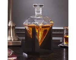 MikaMax Whiskey Karaf Diamant - Whiskey Decanter - Optimaal Behoudt van Whiskey Smaak - Inclusief Eiken Voet, Ijstang, Trechter, Fluwelen Zakje met 9 Whisky Stenen - 850ml