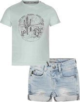 Koko Noko - Kledingset - 2DELIG - Short Jeans met omslag - Shirt lichtblauw met print - Maat 134
