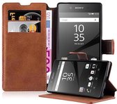 Cadorabo Hoesje geschikt voor Sony Xperia Z5 in MAT BRUIN - Beschermhoes Case Cover met standfunctie en kaartvak in retrodesign
