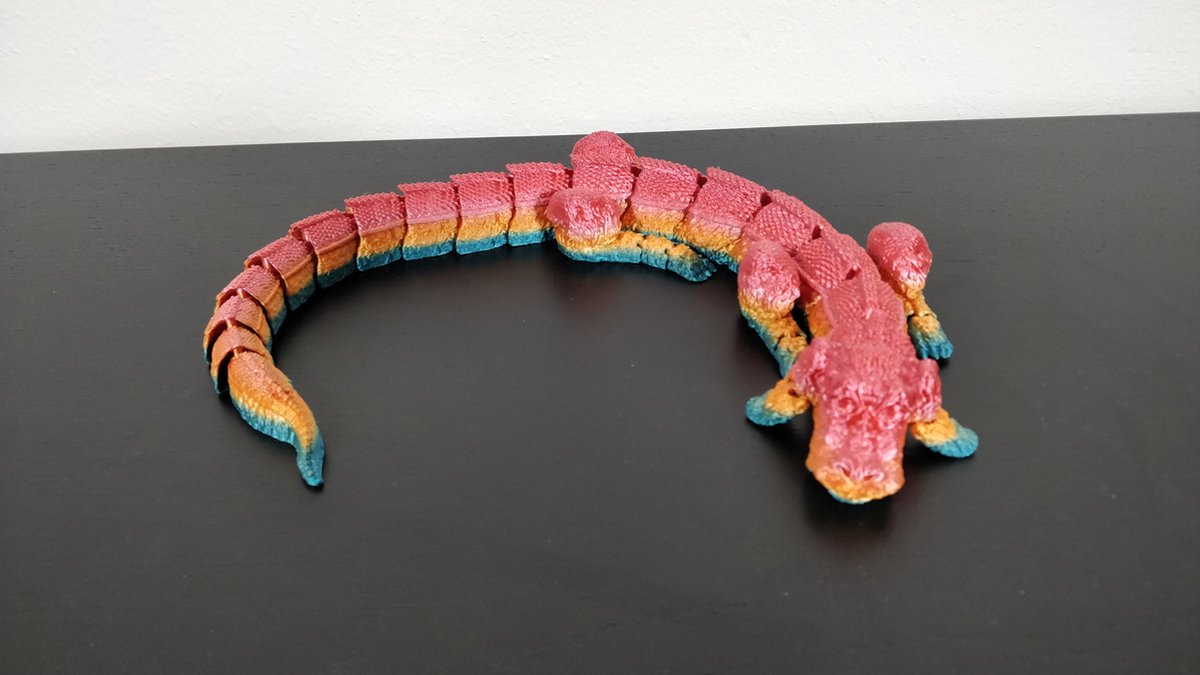 Never Ending Story Falkor gearticuleerd beeld 3D geprint Rainbow