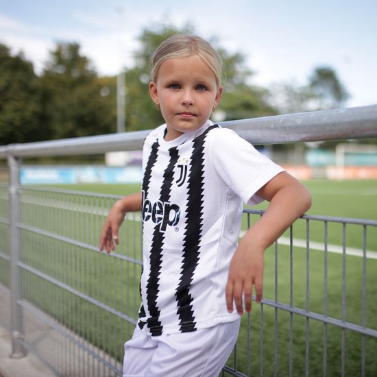 Juventus thuis tenue 22/23 - Maat 116 - Voetbaltenue Kinderen - Zwart/Wit - Scapino