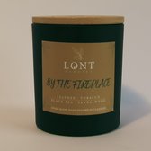 LONT candles - sojawas geurkaars - By the fireplace - leer, tobacco / zwarte thee, sandalwood - handgemaakt - vrij van chemicaliën en ftalaten - zwart - 730 gram