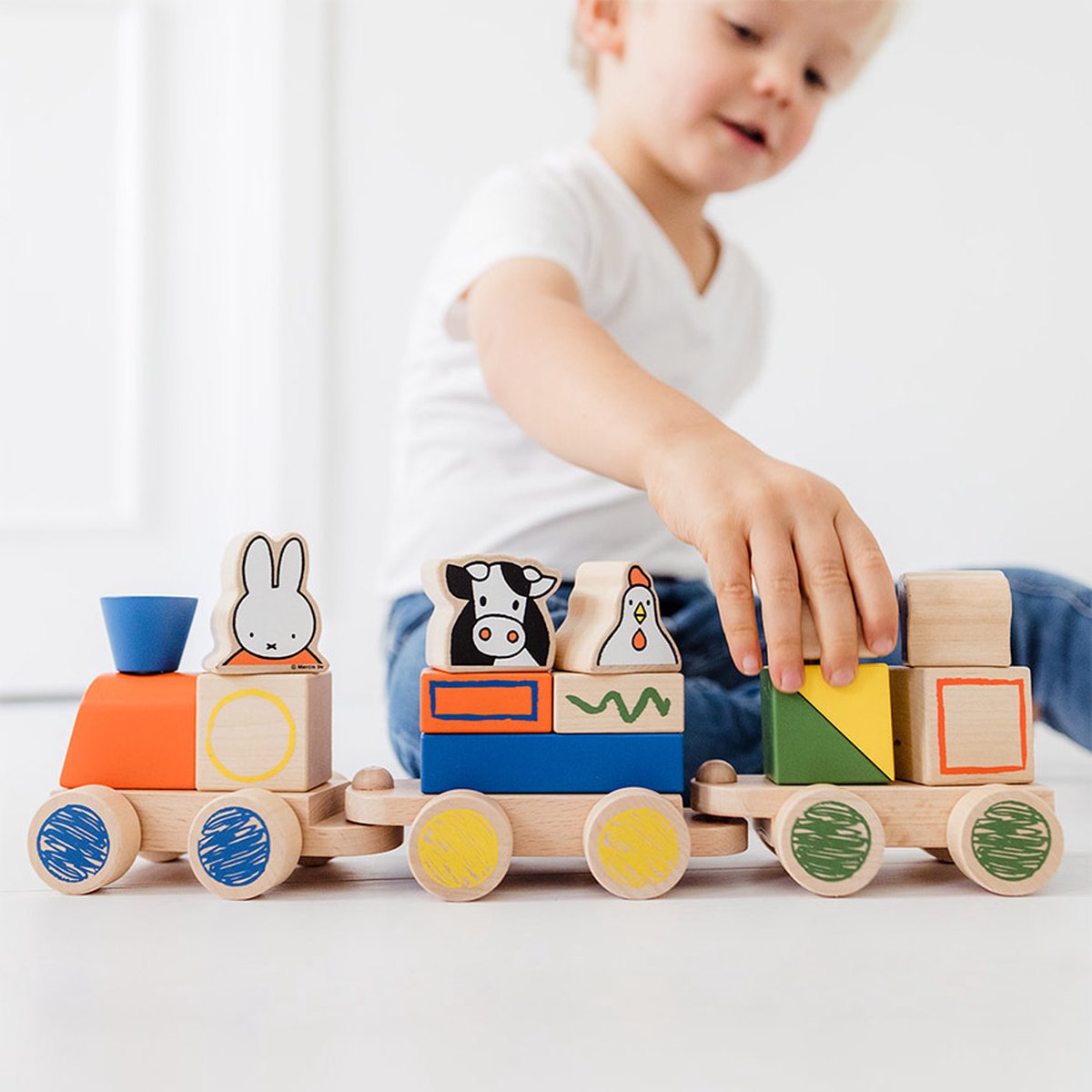 Nijntje houten speelgoed blokkentrein, trein met blokken - peuter kleuter educatief speelgoed - vanaf 1,5 jaar - Bambolino Toys cadeau tip — afbeelding 9