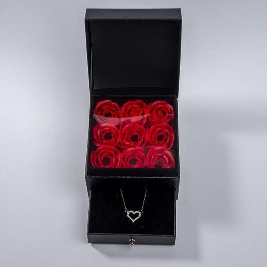 Collier Swarovski Flowerbox carré avec collier Swarovski Love Heart -  Coffret cadeau... | bol.com