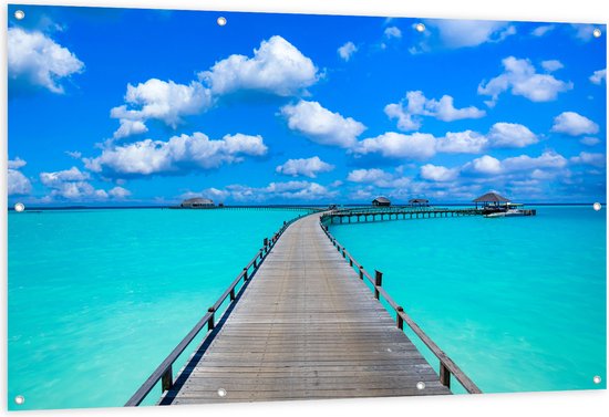Tuinposter – Tropisch Resort met Steigers over Helder Blauwe Oceaan - 150x100 cm Foto op Tuinposter (wanddecoratie voor buiten en binnen)
