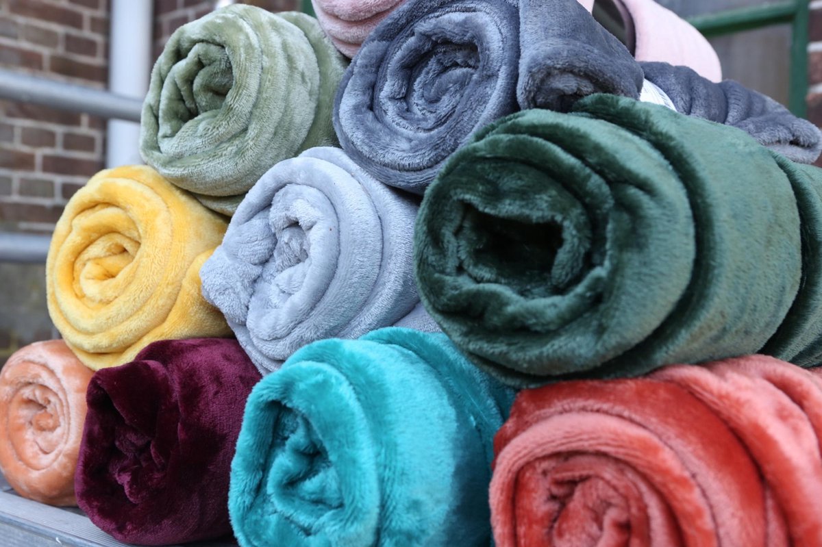 Unique Living fleece plaid 'Enzo' 130x180cm Taupe bol