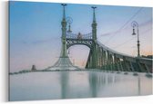 Schilderij - Liberty Bridge — 100x70 cm