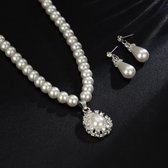 Sieraden Set met Parels | Ketting & Oorbellen | Bruid - Bruidsmeid - Bruidsmeisje | Feest - Gelegenheid - Bruiloft - Kerst - Gala - Communie