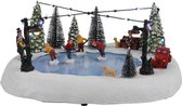 Luville Kerstdorp Miniatuur Plezier op de IJsbaan - L32 x B24,5 x H14,5 cm