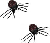Set van 2x stuks harige nep spinnen Ragly 13 cm - Enge Halloween/Horror decoratie beestje/dieren