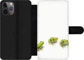 Bookcase Geschikt voor iPhone 11 Pro telefoonhoesje - Kikker - Dieren - Groen - Met vakjes - Wallet case met magneetsluiting