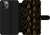 Bookcase Geschikt voor iPhone 11 Pro Max telefoonhoesje - Kerst - Goud - Zwart - Patroon - Met vakjes - Wallet case met magneetsluiting